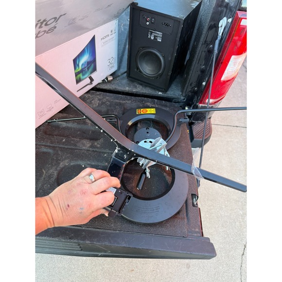 Samsung 32" Curved Monitor C32R500FHN 75Hz HDMI AMD FreeSync - Picture 5 of 6